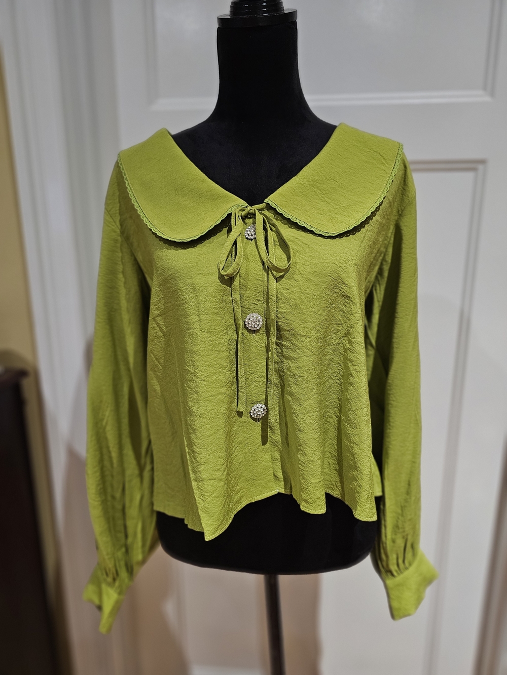Sans Souci Lime Green Tie-Front Peter Pan Collar Blouse